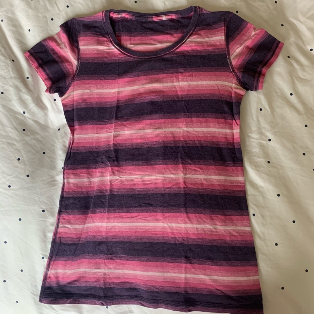 Lululemon tshirt